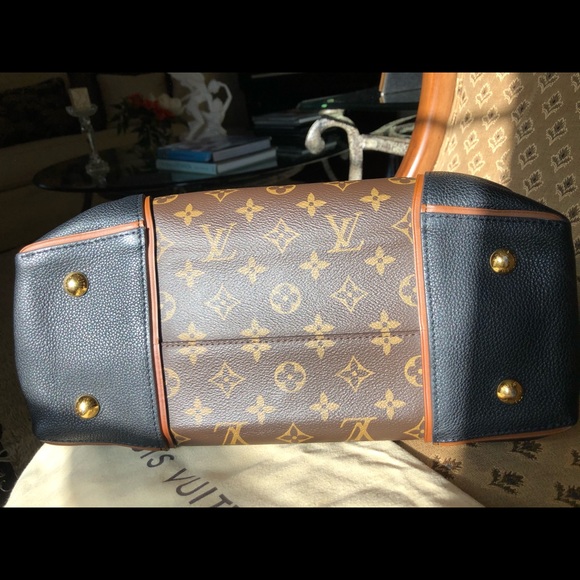 W bag Louis Vuitton - Picture 3 of 6